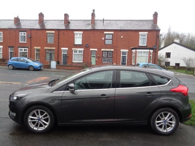 2015 FORD FOCUS 1.0T EcoBoost Zetec Hatchback 5dr Petrol Manual Euro 6 (s/s) (100 ps) - Photo 5