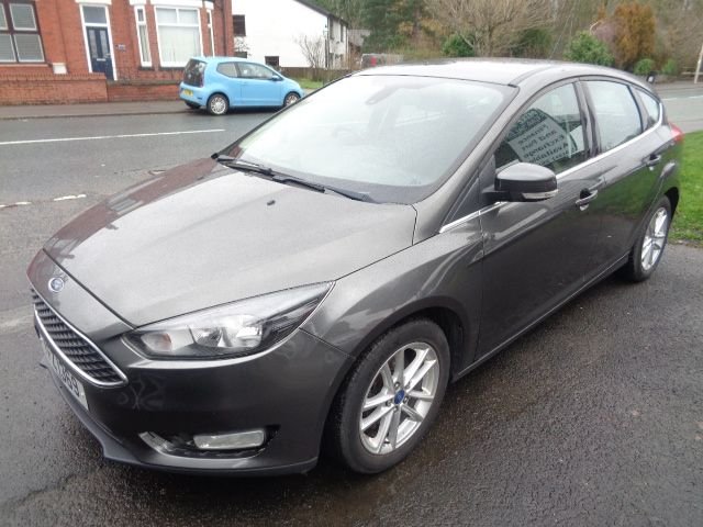 2015 FORD FOCUS 1.0T EcoBoost Zetec Hatchback 5dr Petrol Manual Euro 6 (s/s) (100 ps) - Photo 4