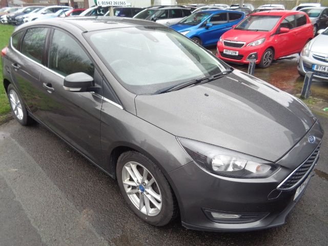 2015 FORD FOCUS 1.0T EcoBoost Zetec Hatchback 5dr Petrol Manual Euro 6 (s/s) (100 ps) - Photo 2