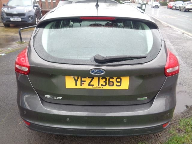 2015 FORD FOCUS 1.0T EcoBoost Zetec Hatchback 5dr Petrol Manual Euro 6 (s/s) (100 ps) - Photo 7