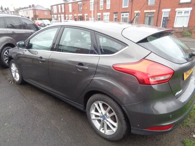 2015 FORD FOCUS 1.0T EcoBoost Zetec Hatchback 5dr Petrol Manual Euro 6 (s/s) (100 ps) - Photo 6