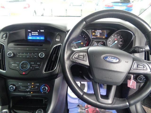 2015 FORD FOCUS 1.0T EcoBoost Zetec Hatchback 5dr Petrol Manual Euro 6 (s/s) (100 ps) - Photo 9