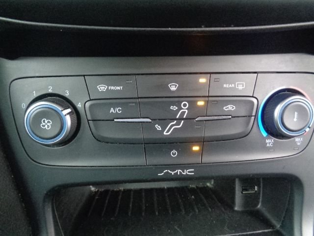 2015 FORD FOCUS 1.0T EcoBoost Zetec Hatchback 5dr Petrol Manual Euro 6 (s/s) (100 ps) - Photo 11