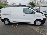 USED 2021 21 PEUGEOT EXPERT White 2.0 BlueHDi Euro 6 panel , 51,200 miles, ULEZ compliant, 6-Speed manual, A/C, Bluetooth, Cruise, DAB, Rear sensors. Final price plus VAT @ 20%! This 2021 Peugeot Expert boasts an exceptional service history, with its last service completed on 24th April 2025 at 45,676 miles, and a remarkably low mileage of just 51,200 miles for its age, having had only one owner. This 2.0 BlueHDi 1400 Professional Standard Panel Van MWB Euro 6 (s/s) 6dr is a robust diesel vehicle, presented in the Professional trim. It comes with a 3 month warranty and a 12 month MOT provided on purchase, ensuring peace of mind. Notable features include the Visibility P