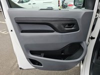 USED 2021 21 PEUGEOT EXPERT White 2.0 BlueHDi Euro 6 panel , 51,200 miles, ULEZ compliant, 6-Speed manual, A/C, Bluetooth, Cruise, DAB, Rear sensors. Final price plus VAT @ 20%! This 2021 Peugeot Expert boasts an exceptional service history, with its last service completed on 24th April 2025 at 45,676 miles, and a remarkably low mileage of just 51,200 miles for its age, having had only one owner. This 2.0 BlueHDi 1400 Professional Standard Panel Van MWB Euro 6 (s/s) 6dr is a robust diesel vehicle, presented in the Professional trim. It comes with a 3 month warranty and a 12 month MOT provided on purchase, ensuring peace of mind. Notable features include the Visibility P