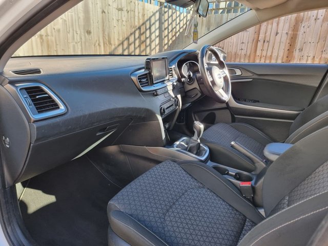 2019 KIA CEED 1.6 CRDi ECO 2 Hatchback 5dr Diesel Manual Euro 6 (s/s) (114 bhp) - Photo 12