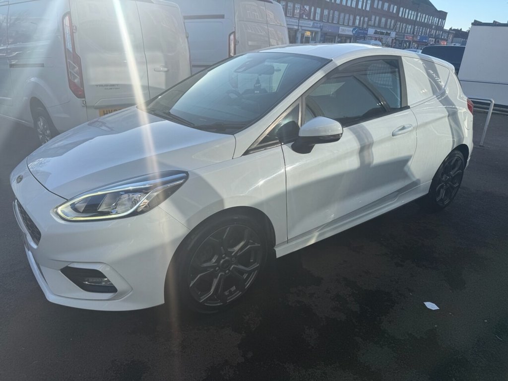 View our FORD FIESTA VAN