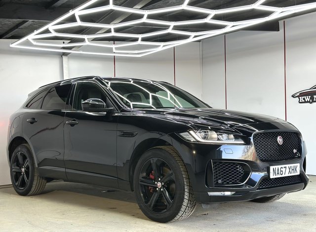 2017 Jaguar F-Pace 3L S 5dr - Photo 2