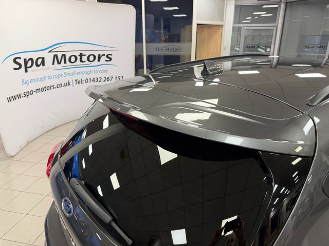 2021 Ford Focus 1L St-Line Edition 5dr - Photo 12