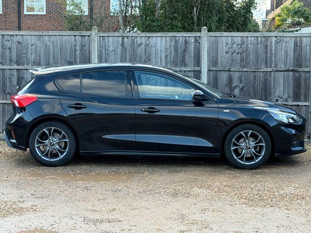 2020 Ford Focus - Photo 11