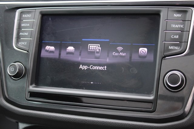 2017 VOLKSWAGEN TIGUAN 2017 2.0 TDI BlueMotion Tech SEL SUV 5dr Diesel DSG 4Motion Euro 6 (s/s) (150 ps) - Photo 11