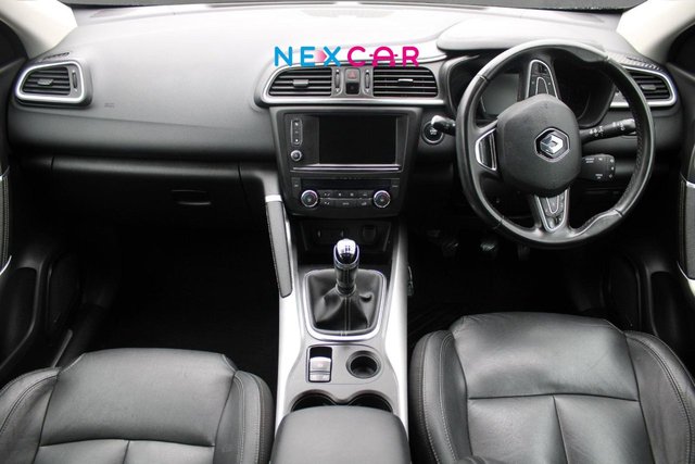 2016 RENAULT KADJAR 2016 1.5 dCi Signature S Nav SUV 5dr Diesel Manual Euro 6 (s/s) (110 ps) - Photo 8
