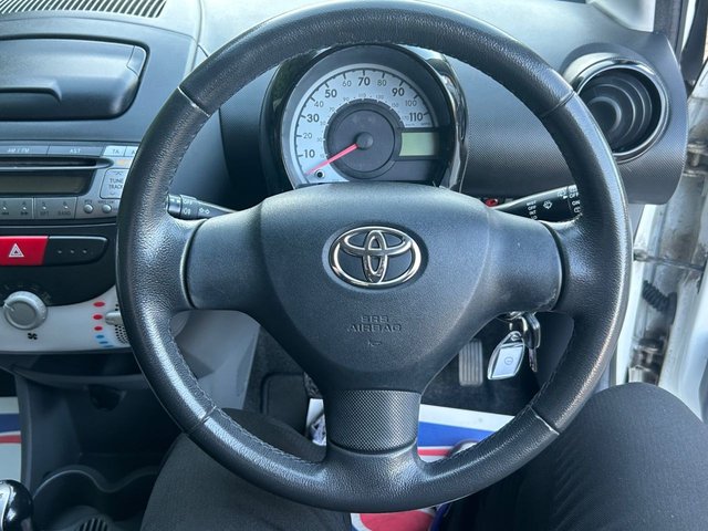 2012 TOYOTA AYGO - Photo 12