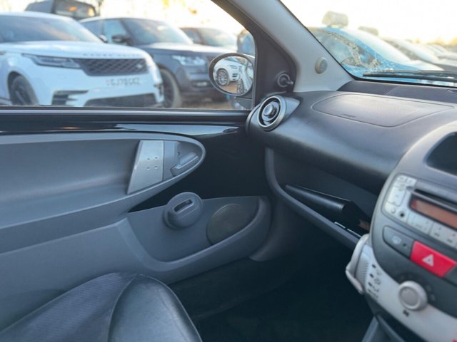 2010 TOYOTA AYGO - Photo 12