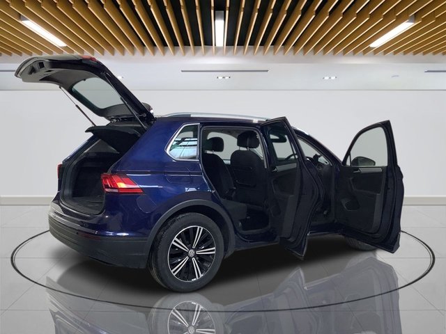 2019 Volkswagen Tiguan 1.5L SE Navigation 5dr - Photo 11