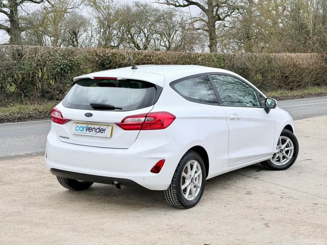 2019 Ford Fiesta 1.1L Zetec 3dr - Photo 5