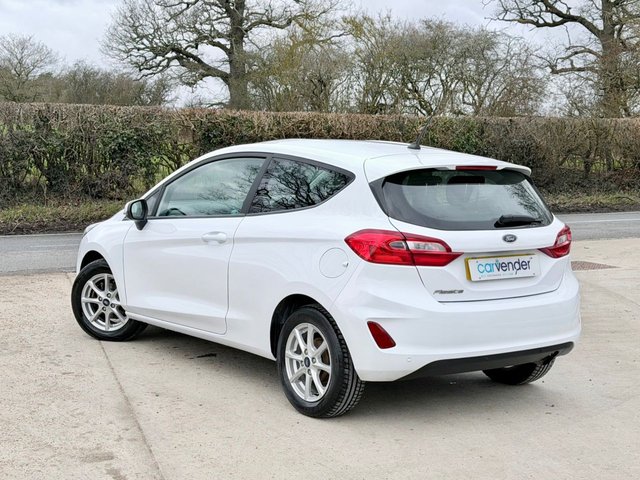 2019 Ford Fiesta 1.1L Zetec 3dr - Photo 6