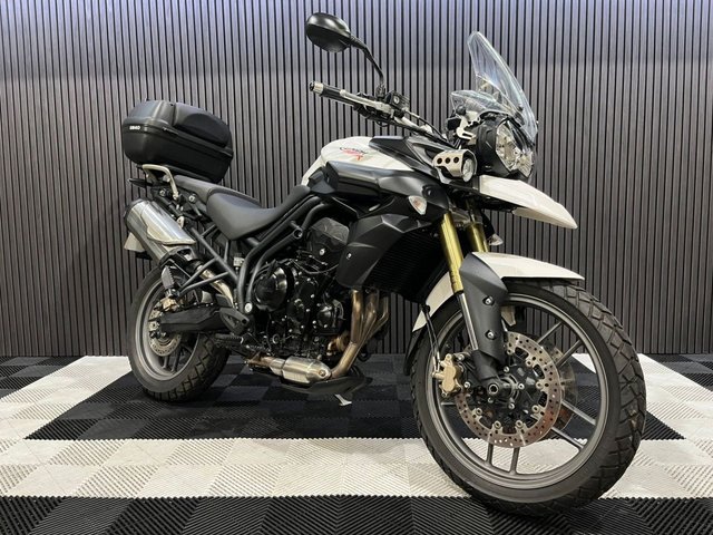 View our TRIUMPH TIGER 800