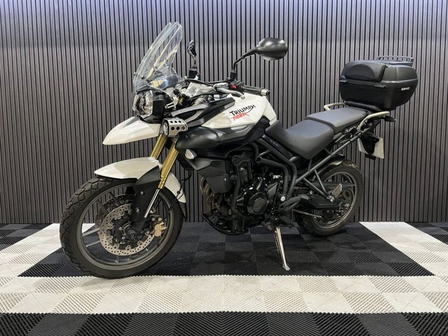View our TRIUMPH TIGER 800