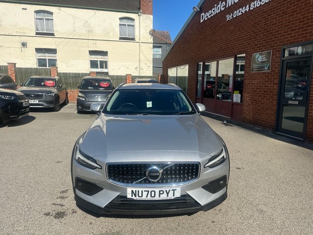 View our VOLVO V60 CROSS COUNTRY