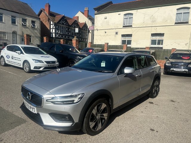 View our VOLVO V60 CROSS COUNTRY
