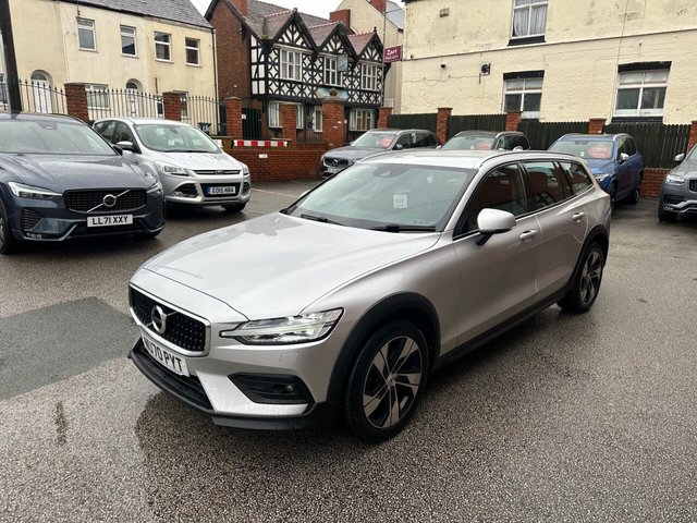 2020 Volvo V60 Cross Country 2L Plus 5dr - Photo 2