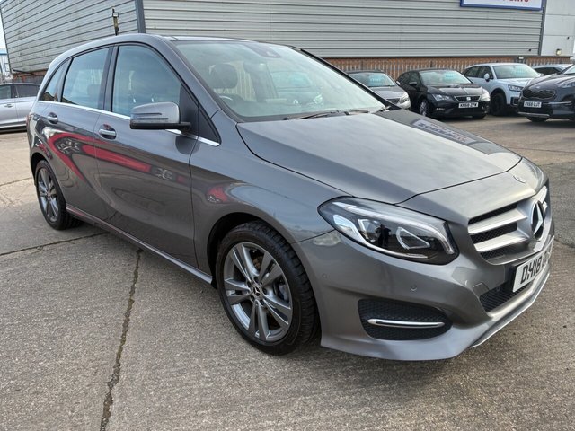 2018 MERCEDES B CLASS 1.6 B200 1 OWNER FROM NEW MERCEDES SERVICE HISTORY PARKING SENSORS WITH... photo
