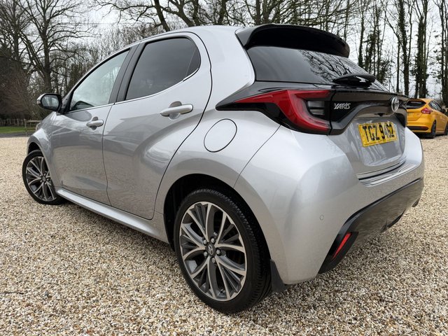 2021 TOYOTA YARIS - Photo 10