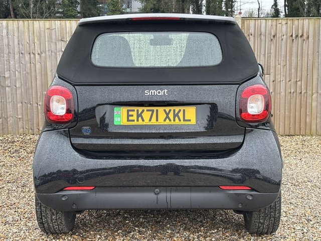 2021 SMART FORTWO - Photo 4
