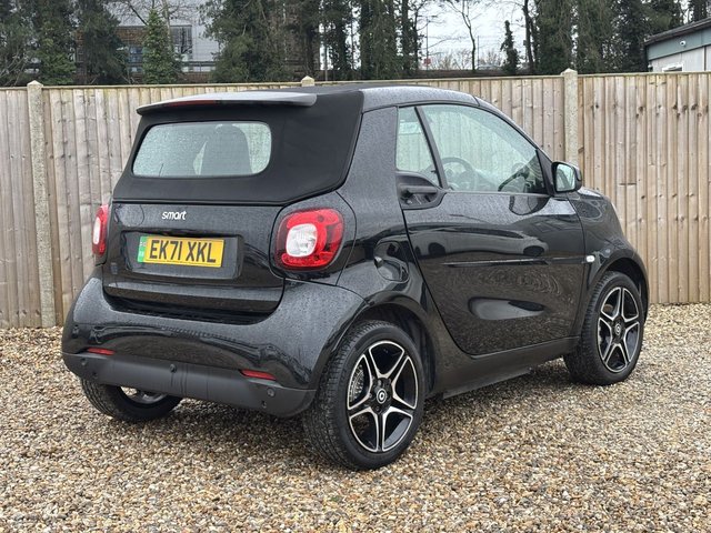 2021 SMART FORTWO - Photo 5