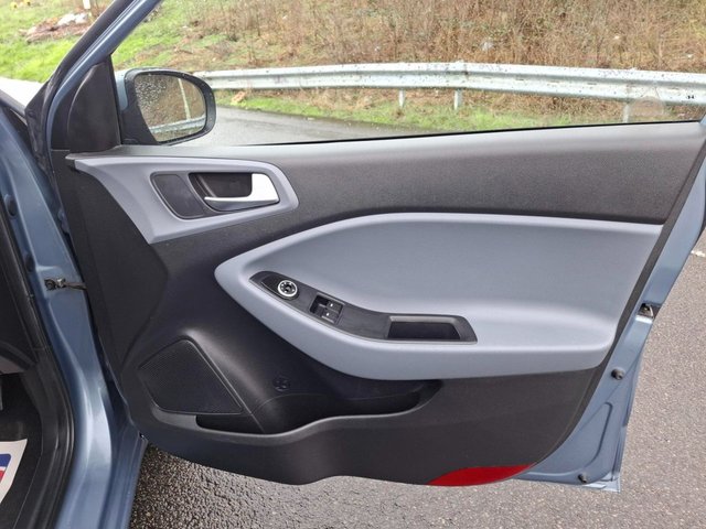 2016 HYUNDAI I20 - Photo 6