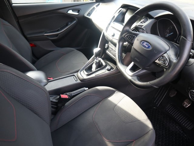 2018 Ford Focus 1L St-Line 5dr - Photo 10