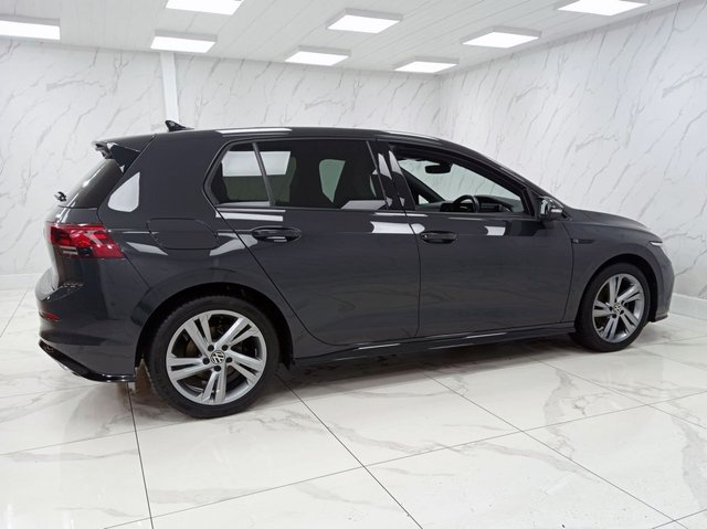 2023 Volkswagen Golf 1.5L R-Line 5dr - Photo 11