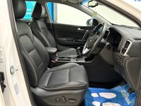 USED 2020 20 KIA SPORTAGE 1.6 GDi 3 SUV 5dr Petrol Manual Euro 6 (s/s) (130 bhp) Gorgeous 1 Owner Full Kia SH, Panoramic Roof, 19"Alloys, Privacy Glass, Full Heated Leather, Parking Camera & Full Sensors, only 22000 Miles Under Kia Warranty