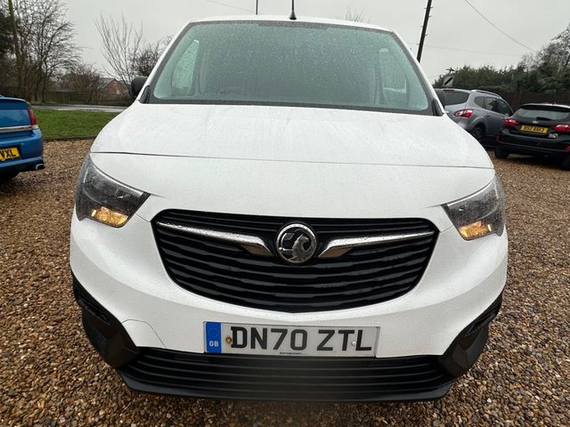 2020 Vauxhall Combo 1.6L Edition 4dr - Photo 3