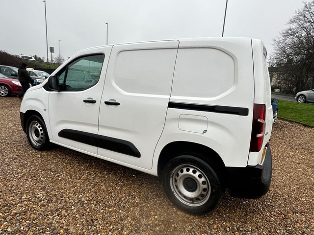 2020 Vauxhall Combo 1.6L Edition 4dr - Photo 9