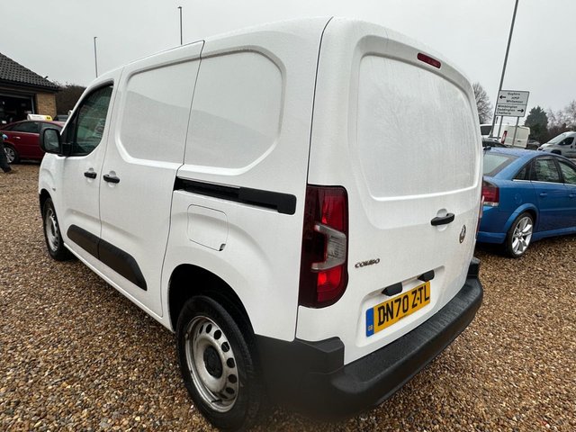 2020 Vauxhall Combo 1.6L Edition 4dr - Photo 10