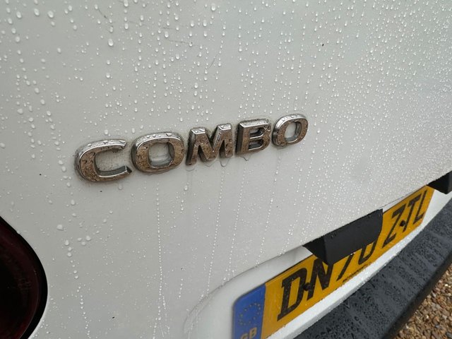 2020 Vauxhall Combo 1.6L Edition 4dr - Photo 11