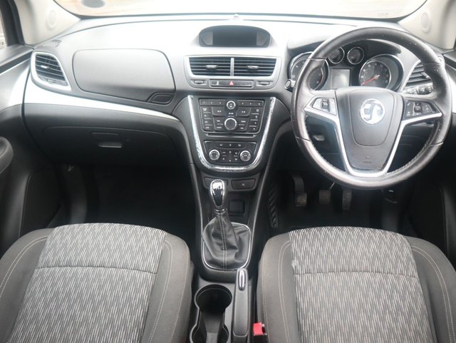 2015 Vauxhall Mokka 1.6L Exclusiv 5dr - Photo 2