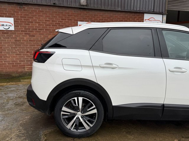 2023 PEUGEOT 3008 - Photo 9