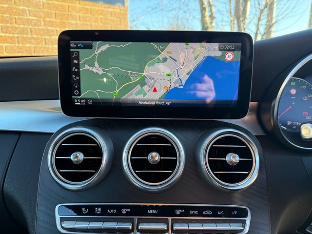 2020 MERCEDES-BENZ C-CLASS 1.6 C200d AMG Line Edition (Premium) Saloon 4dr Diesel G-Tronic+ Euro 6 (s/s) (160 ps) - Photo 11