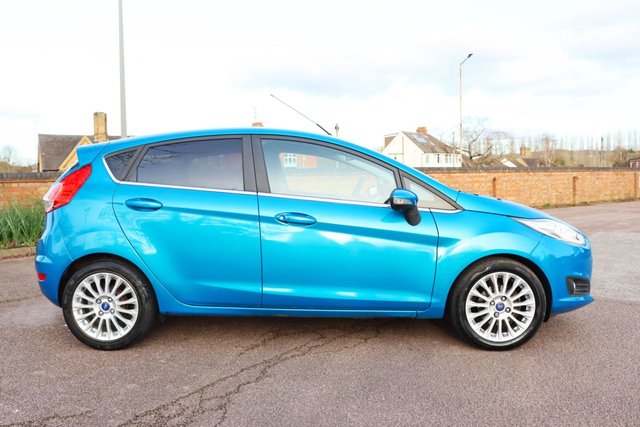 2014 FORD FIESTA - Photo 5