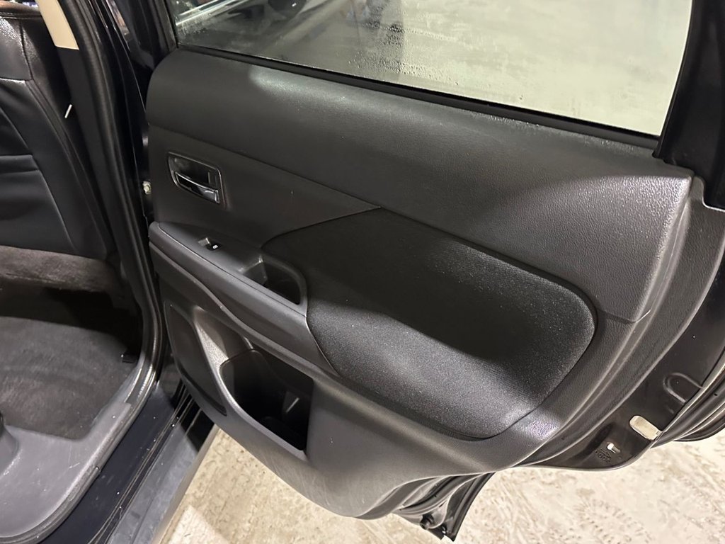 USED 2015 65 MITSUBISHI OUTLANDER 2.2 DI-D GX3 SUV 5dr Diesel Manual 4WD Euro 6 (s/s) (147 ps) 