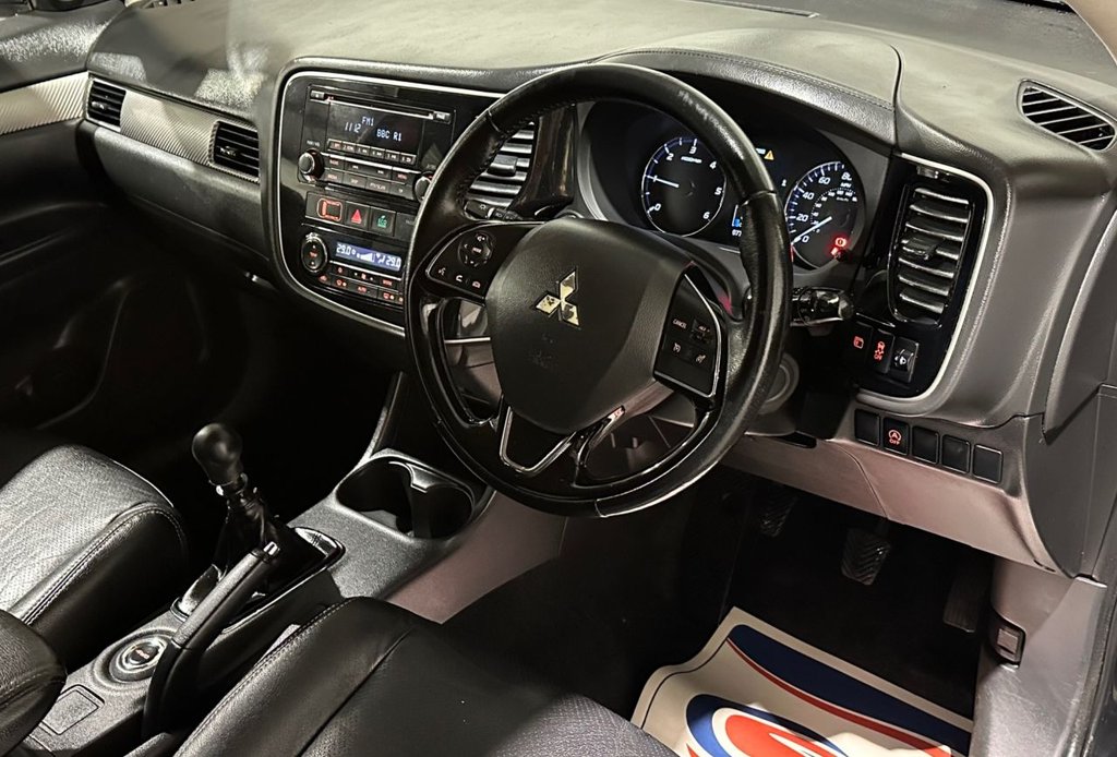 USED 2015 65 MITSUBISHI OUTLANDER 2.2 DI-D GX3 SUV 5dr Diesel Manual 4WD Euro 6 (s/s) (147 ps) 