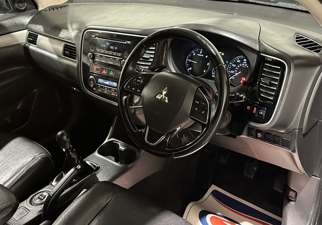 USED 2015 65 MITSUBISHI OUTLANDER 2.2 DI-D GX3 SUV 5dr Diesel Manual 4WD Euro 6 (s/s) (147 ps) 