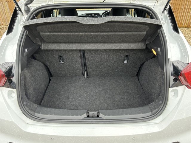 2021 NISSAN MICRA - Photo 9