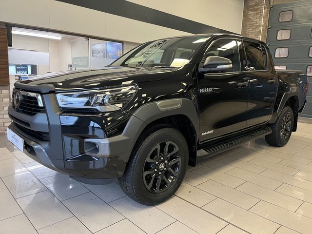 2023 Toyota HI-Lux 2.8L Invincible X 4dr - Photo 3