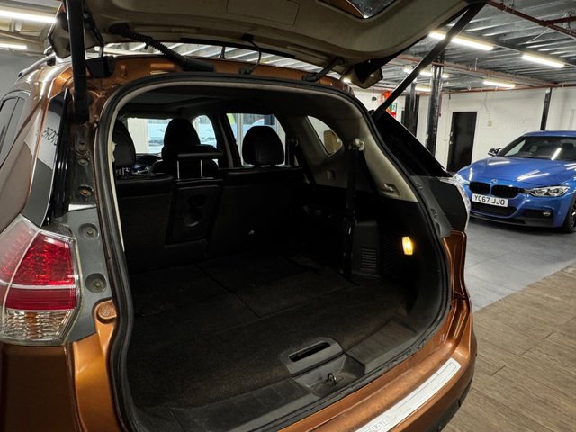 2017 NISSAN X-TRAIL 2017 1.6 dCi Tekna SUV 5dr Diesel Manual 4WD Euro 6 (s/s) (130 ps) - Photo 10