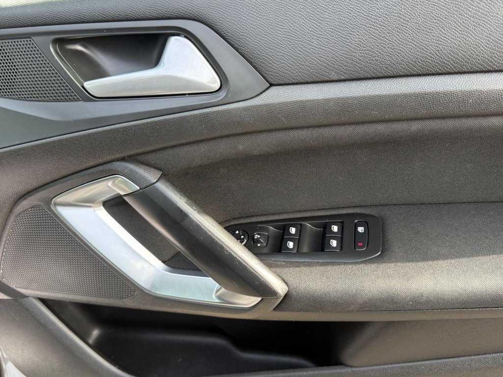 USED 2017 PEUGEOT 308 1.2 PureTech Allure Hatchback 5dr Petrol EAT Euro 6 (s/s) (130 ps) 2 keys