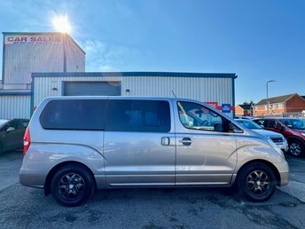 View our HYUNDAI i800